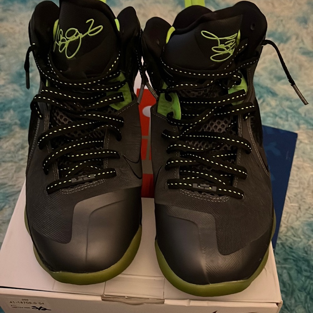 Lebron 9-469764-006 size 8.5 slightly used